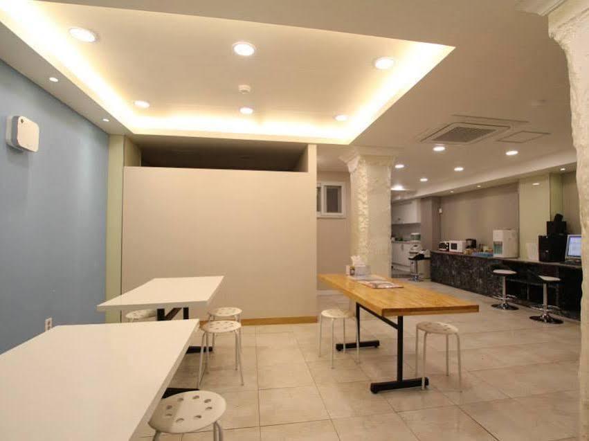 Bingo Hostel Insadong Сеул Экстерьер фото