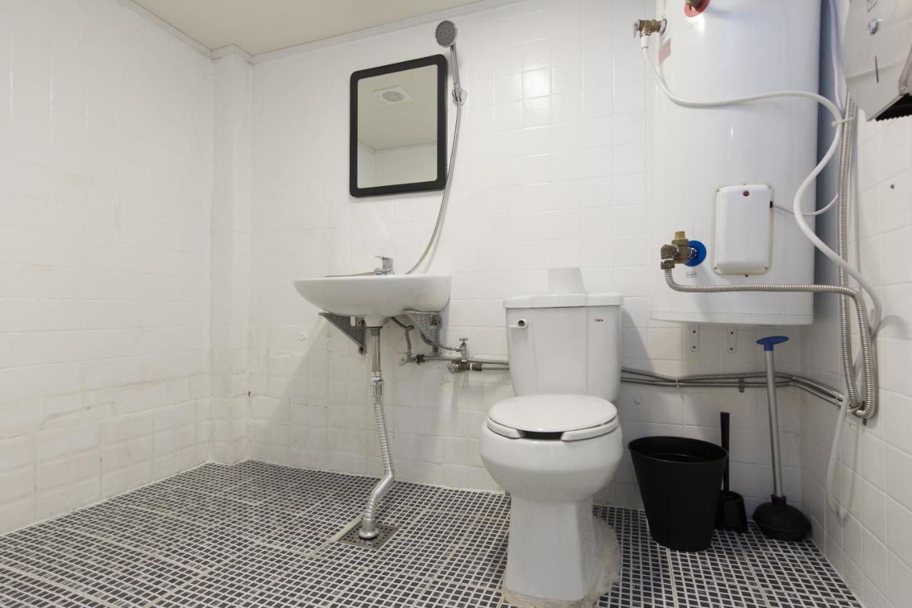 Bingo Hostel Insadong Сеул Экстерьер фото
