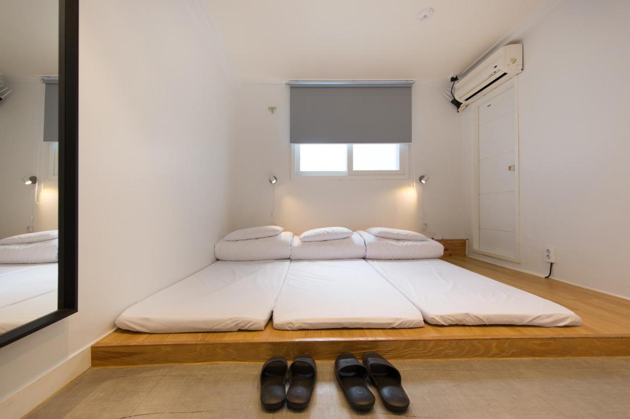 Bingo Hostel Insadong Сеул Экстерьер фото