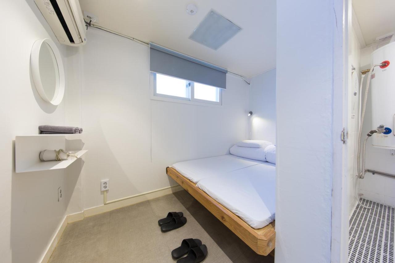 Bingo Hostel Insadong Сеул Экстерьер фото