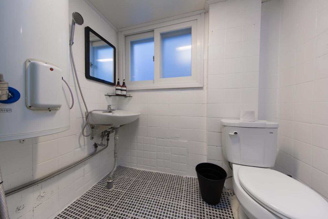 Bingo Hostel Insadong Сеул Экстерьер фото